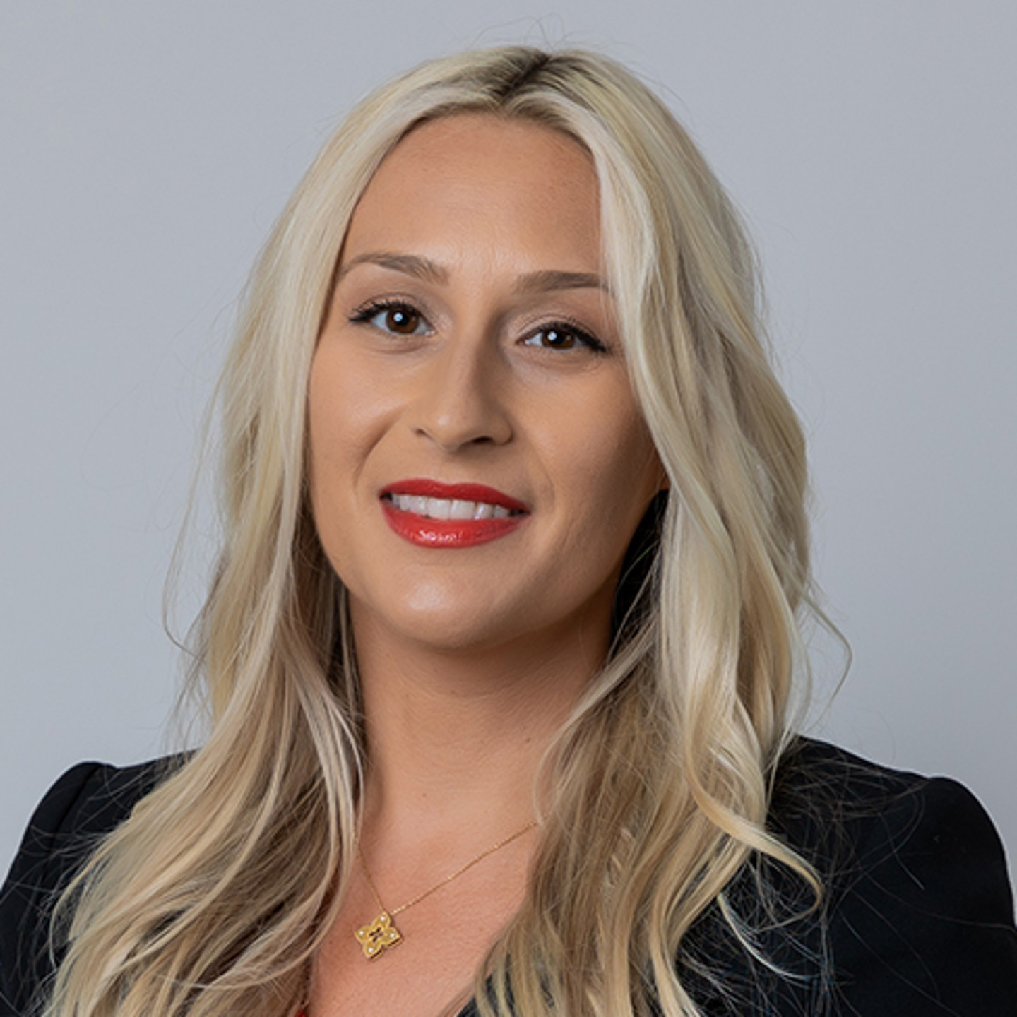 Headshot of Sophie Peat