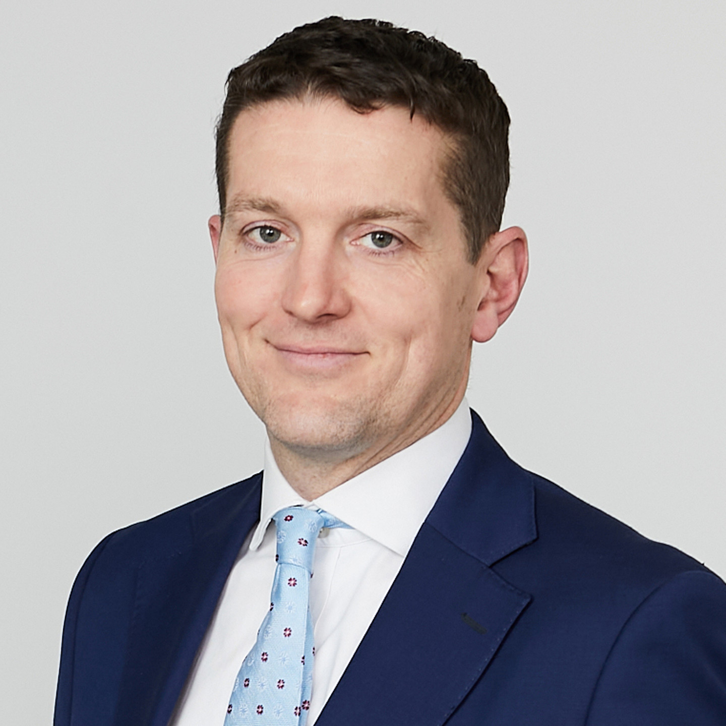 Headshot Edon Brynes