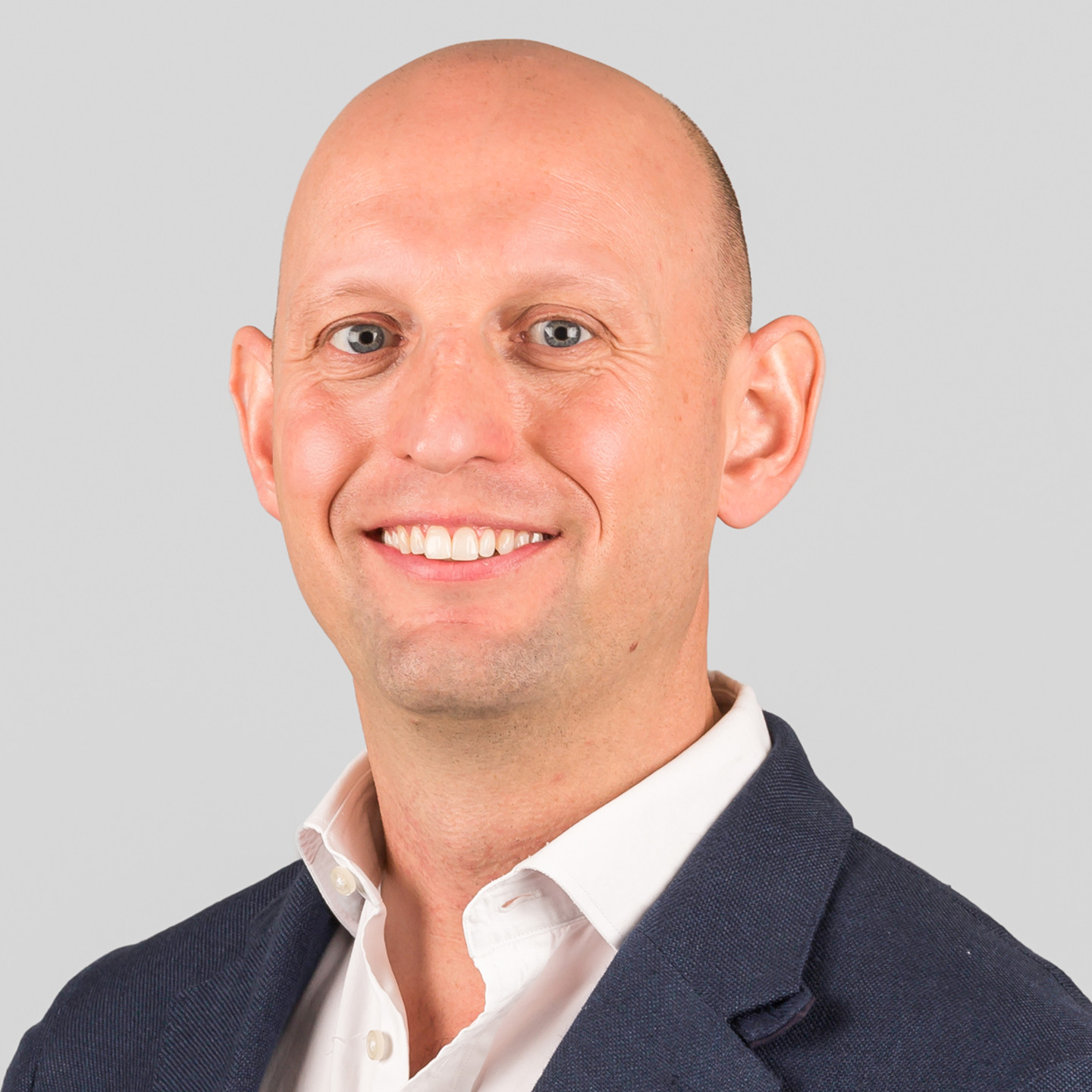 Headshot Jonathan Hughes